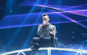 'Trai đẹp' Soobin Hoàng Sơn thể hiện tài đánh đàn bầu