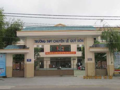 Giáo viên định tự tử tại lễ kỷ niệm thành lập trường chuyên