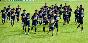 Nhìn đội bóng của Tuấn Anh, thấy Miura quá bình thường!