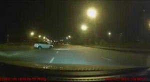 Clip: Ôtô quay đầu 'kiểu tự sát' ở Hà Nội