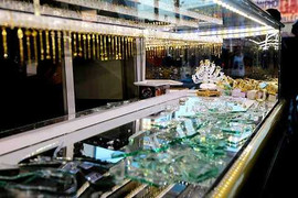 Tin mới nhất về nhóm cướp vác búa tấn công tiệm vàng