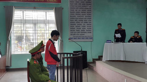 Không trả tiền gửi xe, đâm chết nhân viên giữ xe