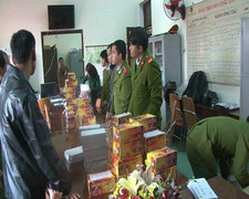 Phát hiện ba cơ sở bán 700 viên pháo nổ