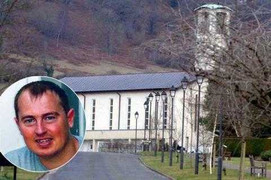 Chiếu nhầm phim sex trong đám tang