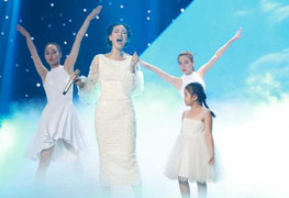 Maya gây xúc động với ca khúc về tình mẫu tử