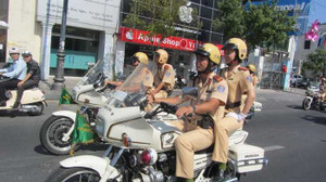 CSGT được phép 'trưng dụng' hay 'huy động' tài sản của dân?