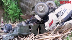 Hà Giang: Xe tải lao xuống vực sâu 200m, 4 người chết