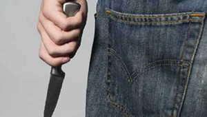 Khách chém chủ tiệm tạp hóa rồi uống thuốc sâu tự tử