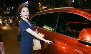 Bảo Thy được bố tháp tùng bằng xe sang tiền tỷ