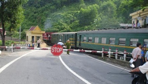 Vụ nhập toa tàu cũ, TGĐ bị cách chức: 'Tôi rất sốc và khổ sở'