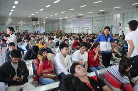 Hàng triệu lao động vật vã rời TP.HCM về quê ăn Tết