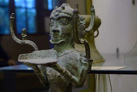 Chiêm ngưỡng 16 bảo vật quốc gia quý hiếm