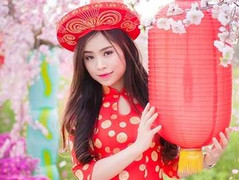 'Người đẹp tài năng' dịu dàng trong tà áo dài đón Tết