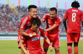 Khổ như cầu thủ Việt ngày Tết