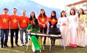 Du học sinh Việt ở 20 quốc gia chúc Tết quê hương