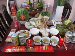 Mâm cơm cúng gia tiên trước thời điểm giao thừa gồm có những gì?