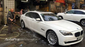 Rửa xe tăng giá gấp ba, khách 'sốt ruột' đợi ngày cận Tết