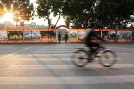 Hình ảnh Hà Nội ngập nắng vàng ngày cuối năm