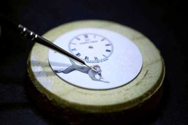 Tuyệt phẩm đồng hồ nạm khỉ vàng chào đón Bính Thân