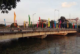 Đôi tình nhân nhảy cầu tự tử nghi do thua bạc