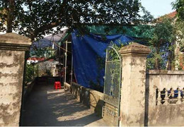 Mâu thuẫn với mẹ chồng, con dâu mua xăng về tự thiêu