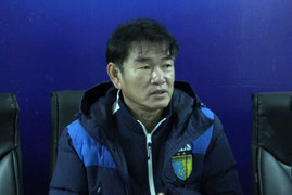 HLV Phan Thanh Hùng từ chức HLV Hà Nội T&T