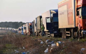 Nga ‘cấm’ xe tải mang biển số Ukraine lưu thông trên lãnh thổ