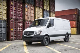 Mercedes sắp tung ra xe 16 chỗ Sprinter 2016, giá chỉ từ 740 triệu đồng