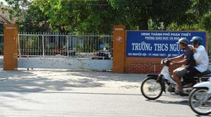 Truy sát trước cổng trường, nam sinh lớp 9 bị đâm chết