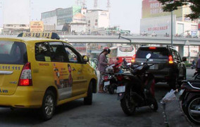 Dân nhắn tin cho ông Đinh La Thăng, đường lập tức được gắn biển giao thông