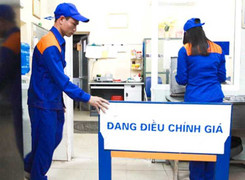 Chiều nay, giá xăng giảm mạnh?