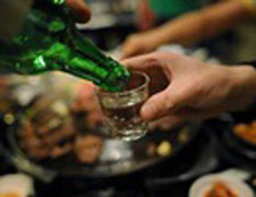 Thi uống rượu, rượu chưa hết đã tử vong