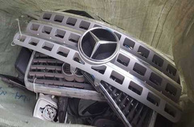 Tiếp tục thu giữ nhiều phụ tùng ô tô cũ ở Hà Nội