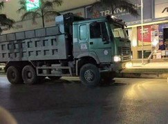 Xe tải cán chết nữ sinh viên rồi bỏ chạy