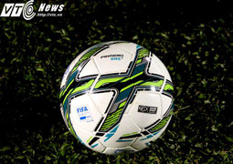 Cận cảnh trái bóng mới khiến V-League lao đao