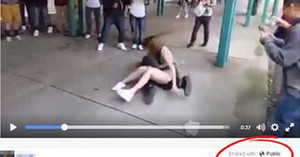 Nữ sinh mặc váy 'tẩn' nam sinh giữa phố