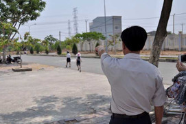 Kẻ biến thái chuyên sàm sỡ phụ nữ giữa đường