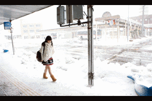 Mặc váy đi hẹn hò, cô gái gặp thảm họa