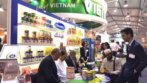 Vinamilk ký hợp đồng xuất khẩu trị giá hàng chục triệu USD tại Hội chợ Gulfood 2016 ở Dubai