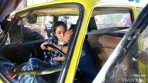 Trường Giang lại 'khóa môi' và tán tỉnh Angela Phương Trinh