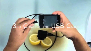 Clip: 3 bước sạc điện thoại đơn giản chỉ với… 1 quả chanh