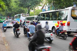 Dân mong Bí thư Đinh La Thăng tới 'cứu' đường