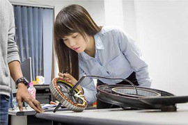 8x bắt ếch đóng học phí thành CEO nữ trăm tỷ