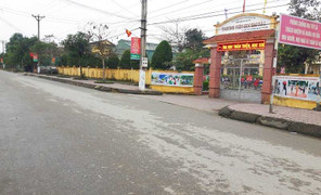 Chuyện lạ học sinh phải đóng tiền 'trả nợ' làm đường