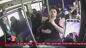 Clip: Cảnh sát cứu sống đối tượng sốc heroin trên xe buýt