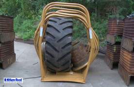 Lốp xe 'khủng' đường kính 1,8m lúc phát nổ sẽ ra sao?