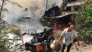Chập điện, 5 căn nhà chìm trong biển lửa