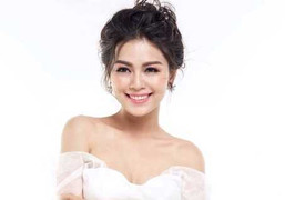 Hot girl Sài thành xinh đẹp có phong cách thời trang quyến rũ