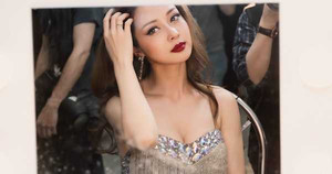 Jennifer Phạm khoe vóc dáng 'gái hai con' quyến rũ