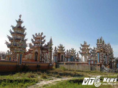 Cận cảnh 'thành phố của người chết' ở Huế lên báo Tây vì quá xa hoa